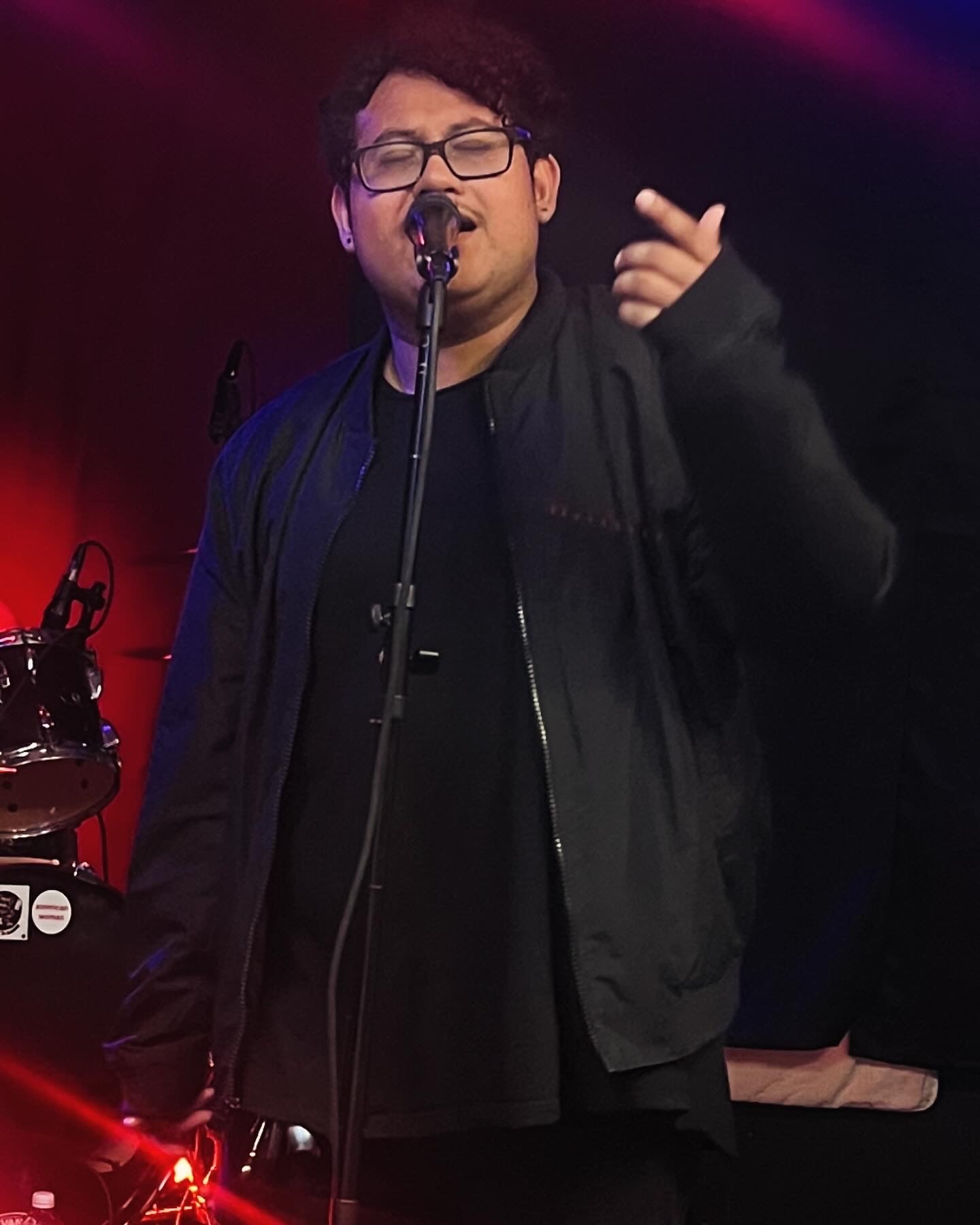 Vocal Teacher, Keyboard + Piano Teacher, Guitar Teacher, Bass Guitar Teacher Eric Mariscal