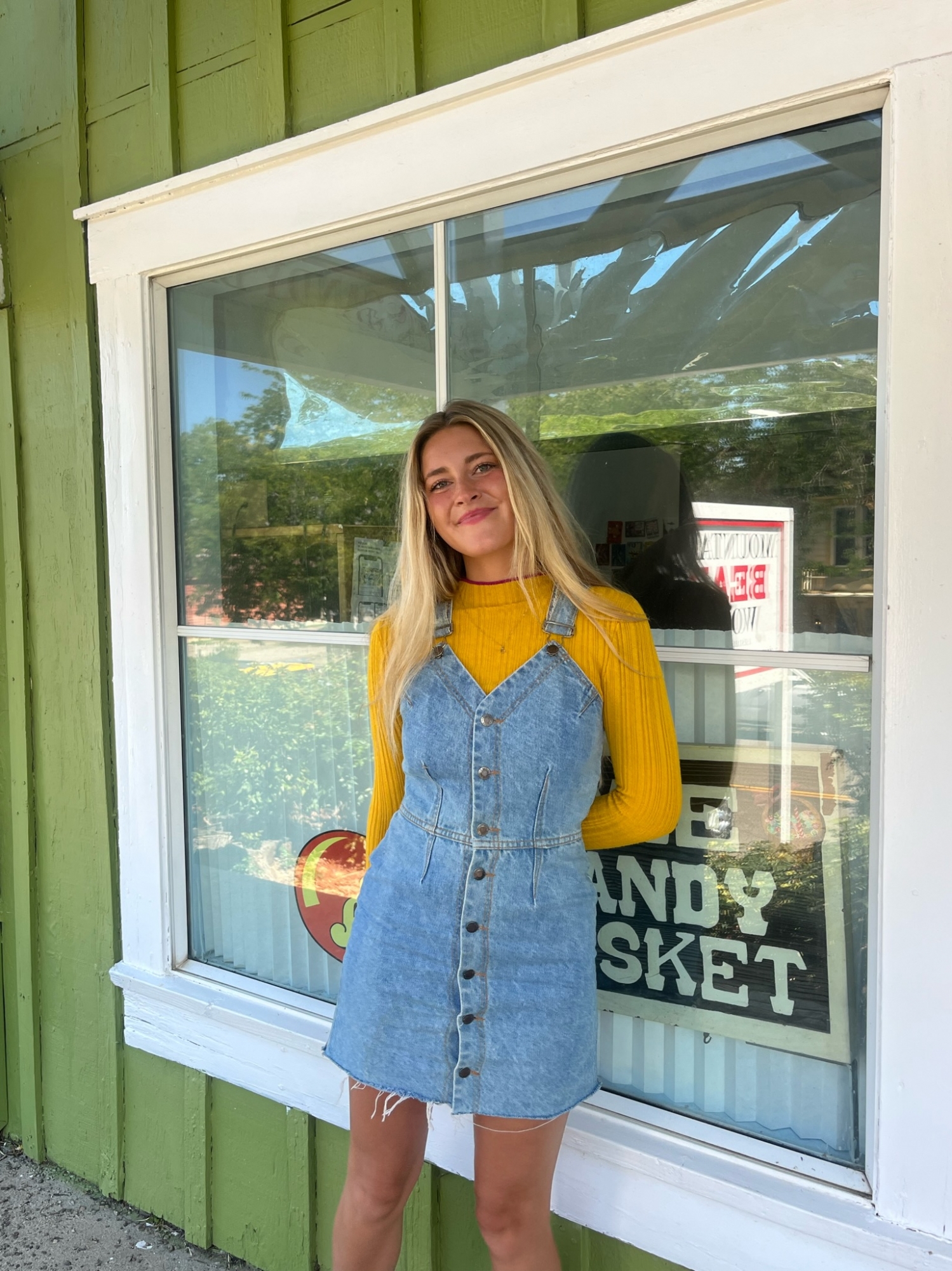 Vocals Teacher Bella E.