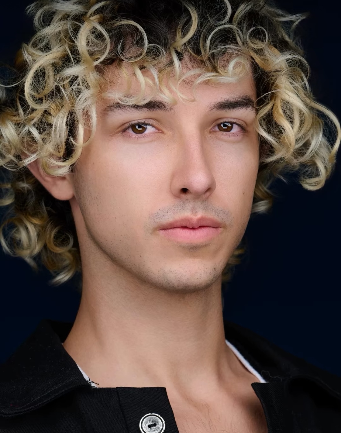 Vocal Teacher, Guitar Teacher, Bass Guitar Teacher, Keyboard + Piano Teacher Sebastián Torna