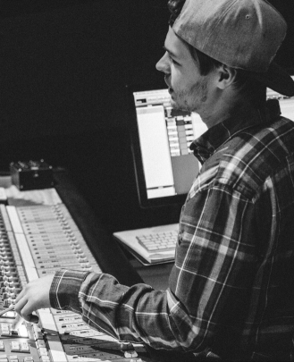 Keyboard + Piano Teacher, Bass Guitar Teacher, Guitar Teacher Rob Wilson