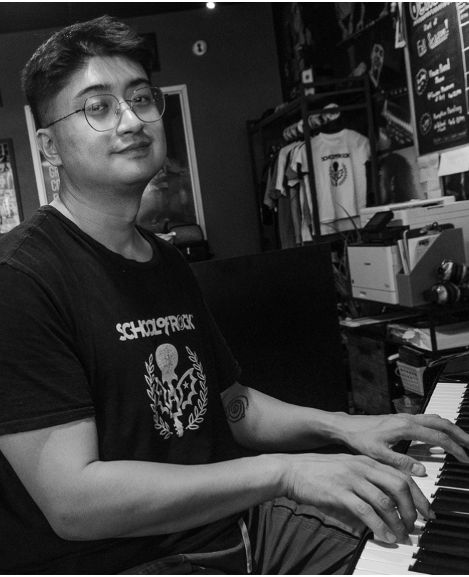 Keyboard + Piano Teacher, Show Director Wolfgang Wang